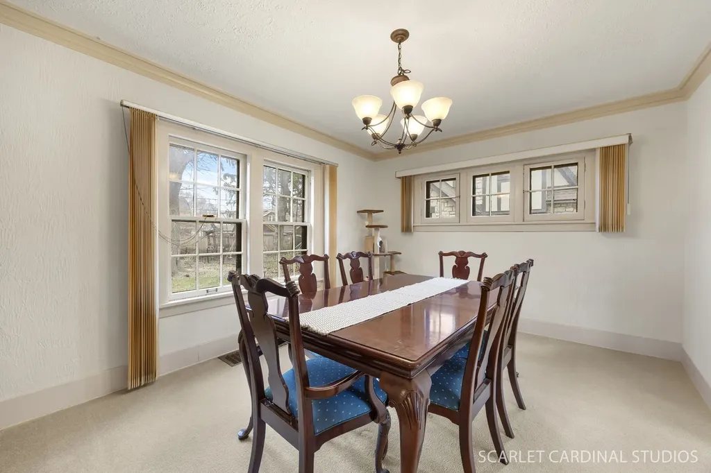 355 Lawndale Avenue Aurora IL 60506