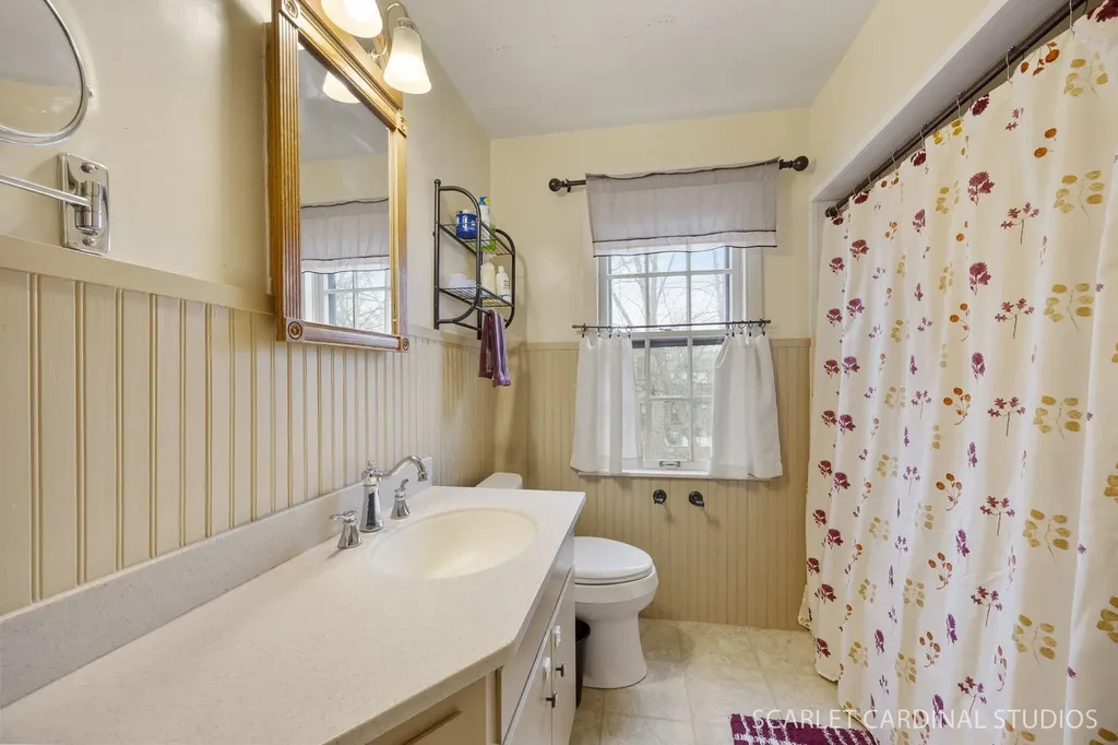 355 Lawndale Avenue Aurora IL 60506