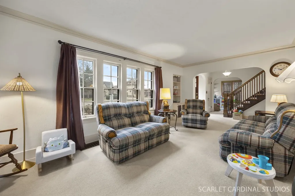 355 Lawndale Avenue Aurora IL 60506