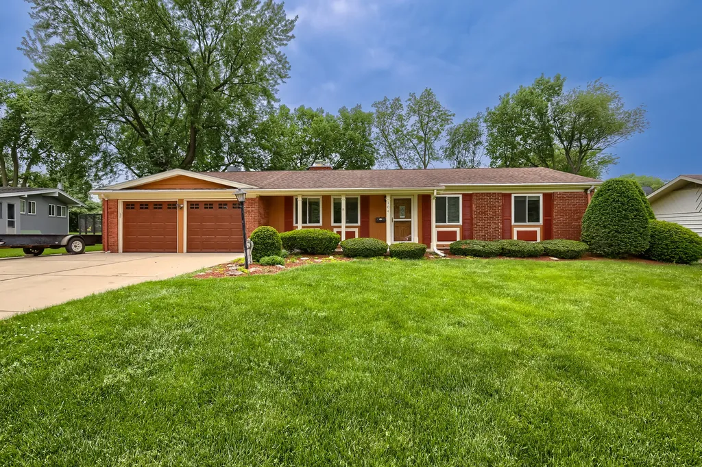 104 Sharon Lane North Aurora IL 60542