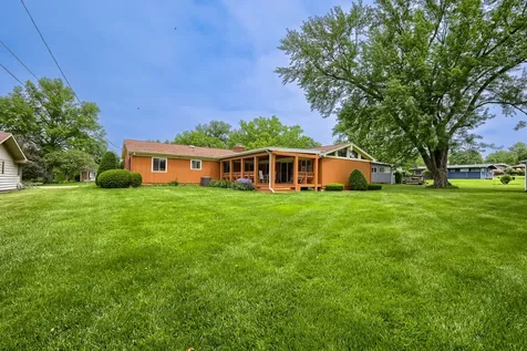 104 Sharon Lane North Aurora IL 60542
