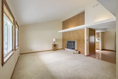 104 Sharon Lane North Aurora IL 60542