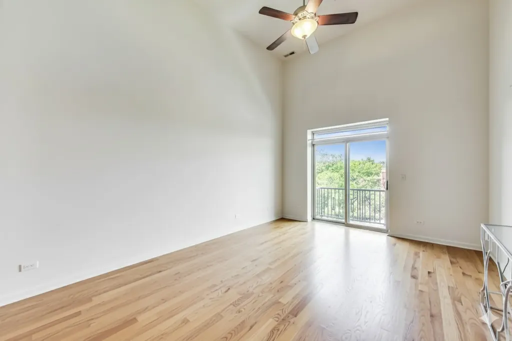 405 East Oakwood Boulevard Chicago IL 60653
