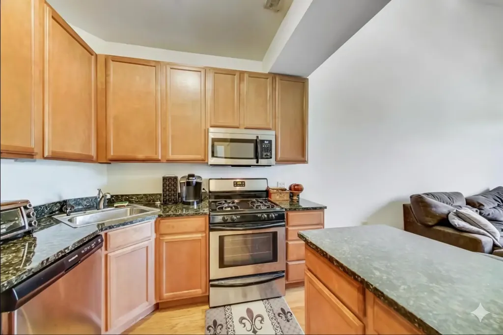 405 East Oakwood Boulevard Chicago IL 60653