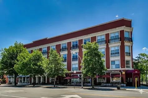 405 East Oakwood Boulevard Chicago IL 60653