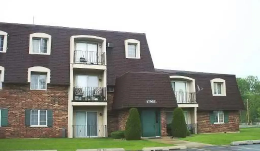 17963 Amherst Court Country Club Hills IL 60478