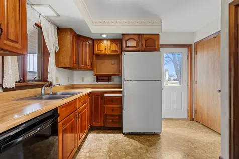 204 West Meade Street White Heath IL 61884