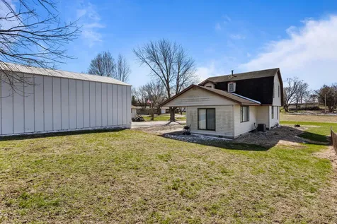 204 West Meade Street White Heath IL 61884