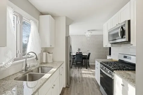 537 East 161st Place South Holland IL 60473
