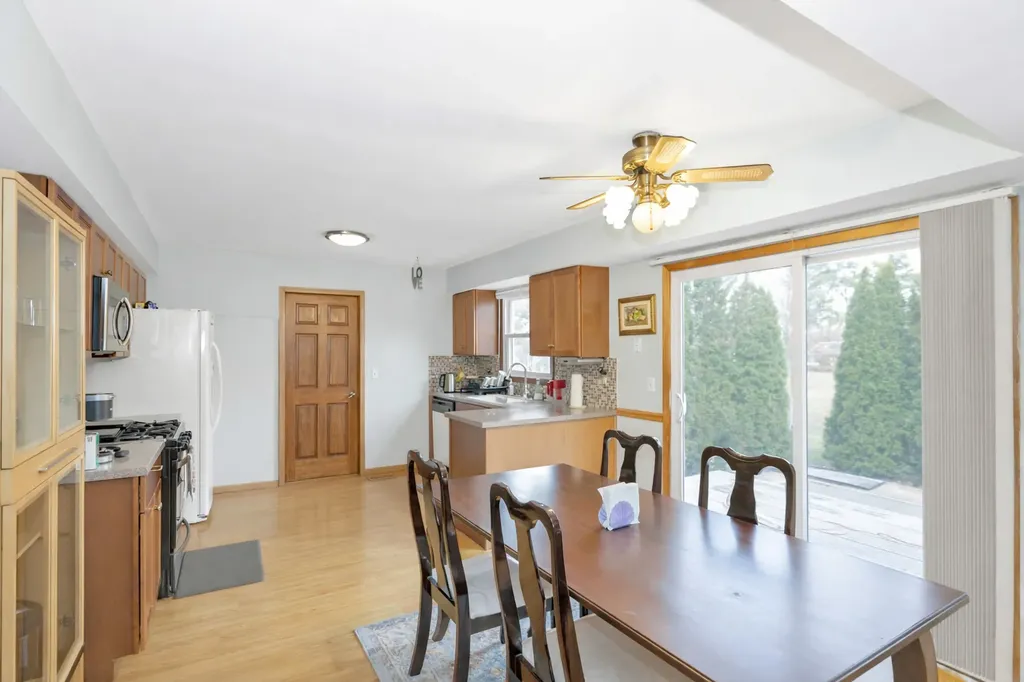 2013 Briar Hill Drive W Schaumburg IL 60194