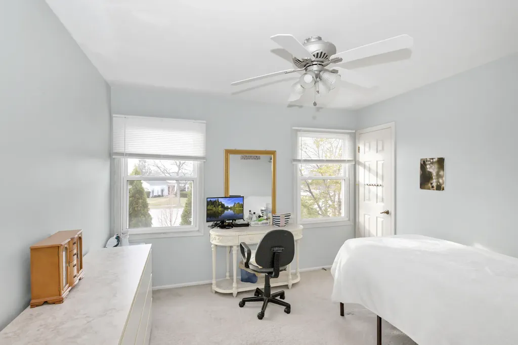 2013 Briar Hill Drive W Schaumburg IL 60194