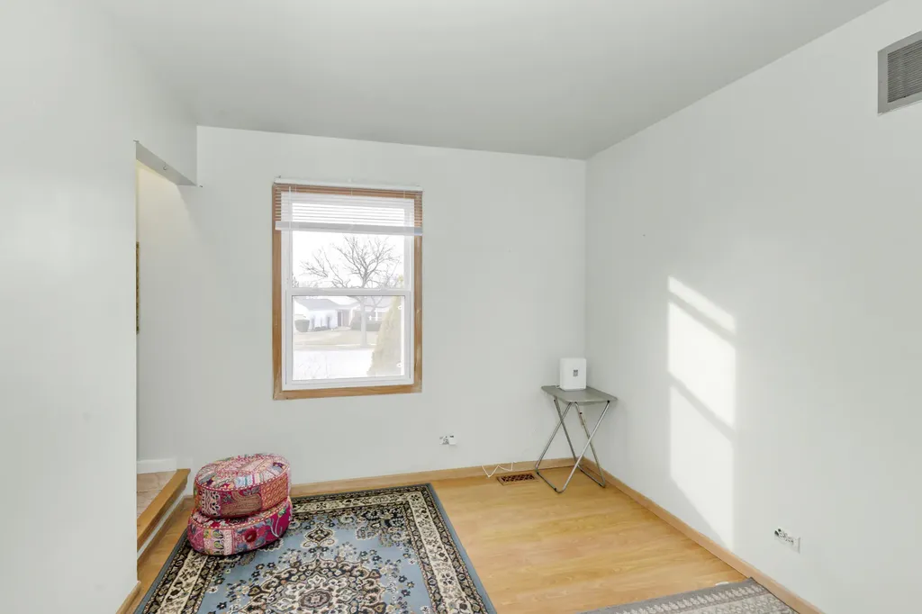 2013 Briar Hill Drive W Schaumburg IL 60194