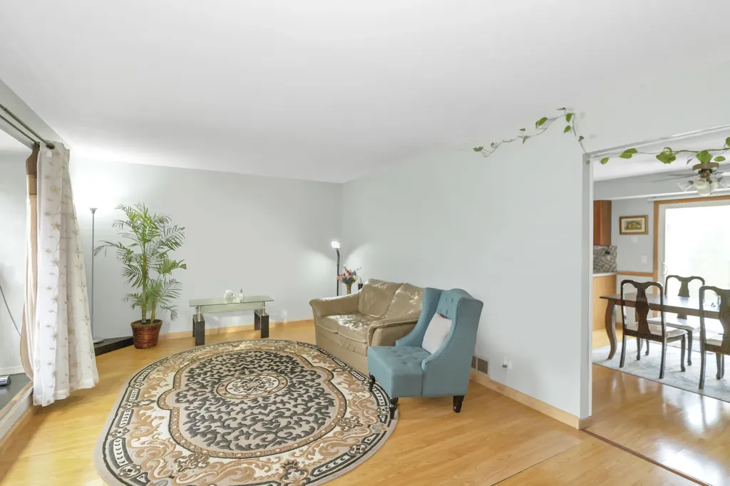 2013 Briar Hill Drive W Schaumburg IL 60194