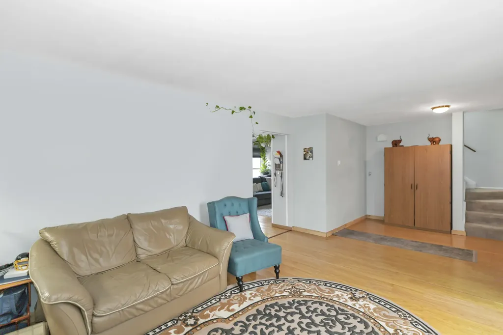 2013 Briar Hill Drive W Schaumburg IL 60194