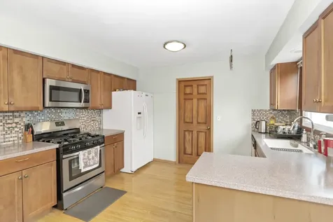 2013 Briar Hill Drive W Schaumburg IL 60194