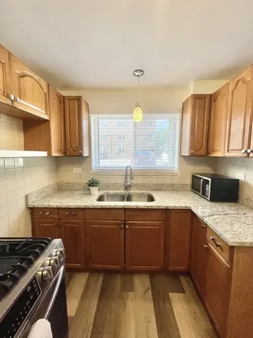 6146 North Damen Avenue Chicago IL 60659
