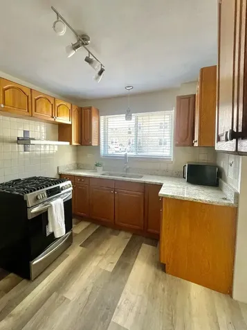 6146 North Damen Avenue Chicago IL 60659