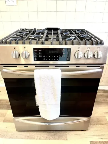 6146 North Damen Avenue Chicago IL 60659