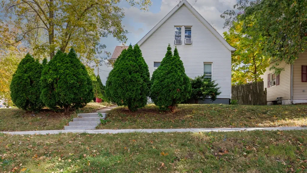 802 South Madison Street Bloomington IL 61701