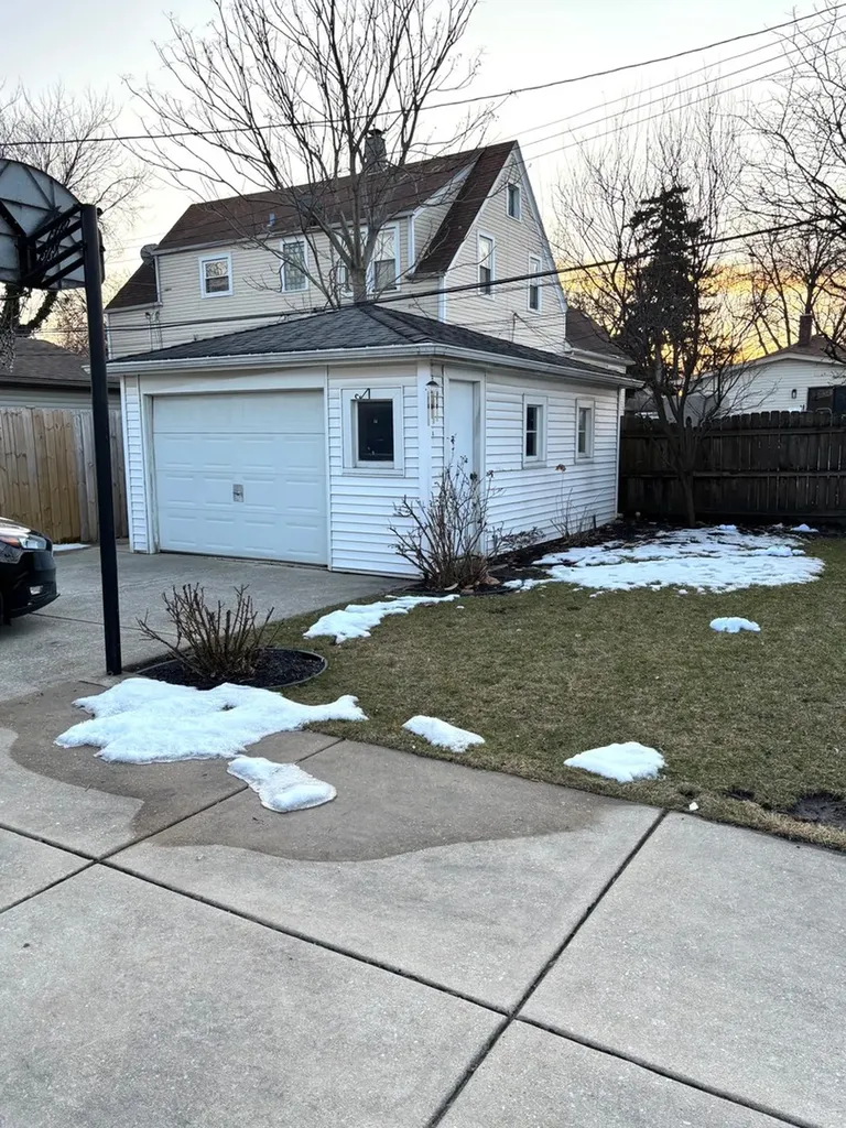 10312 South Spaulding Avenue Chicago IL 60655