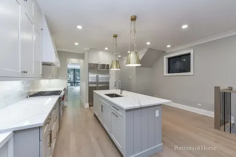 2135 North Lakewood Avenue Chicago IL 60614