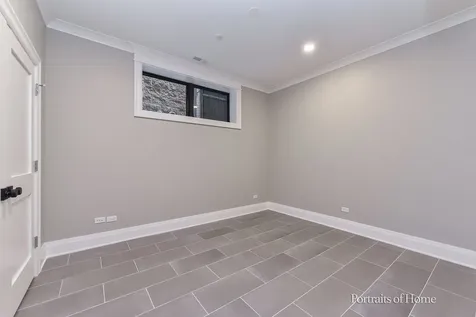2135 North Lakewood Avenue Chicago IL 60614