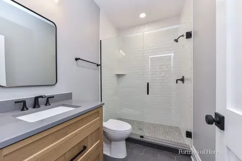 2135 North Lakewood Avenue Chicago IL 60614