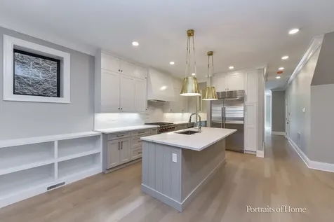 2135 North Lakewood Avenue Chicago IL 60614