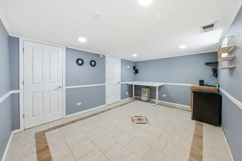 3709 West 85th Street Chicago IL 60652