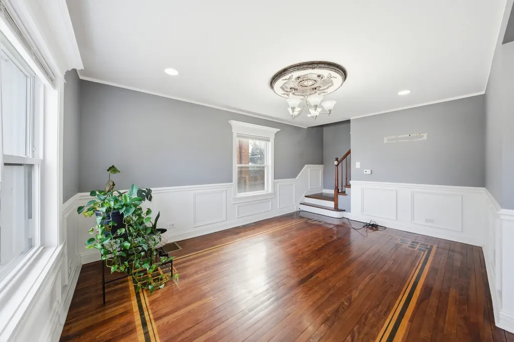 3709 West 85th Street Chicago IL 60652