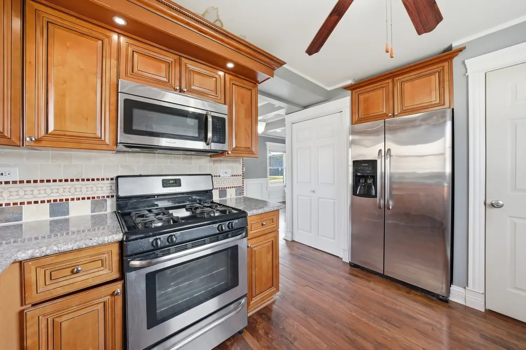 3709 West 85th Street Chicago IL 60652