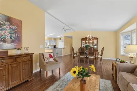 1810 Paddock Court Grayslake IL 60030