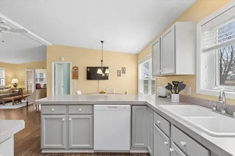 1810 Paddock Court Grayslake IL 60030