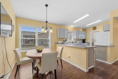 1810 Paddock Court Grayslake IL 60030