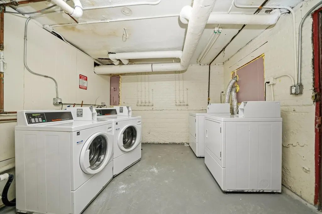 8602 South Euclid Avenue Chicago IL 60617