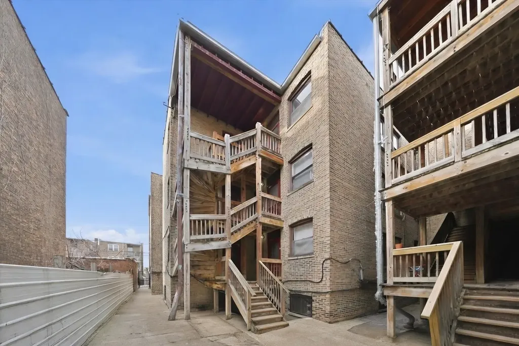 8602 South Euclid Avenue Chicago IL 60617