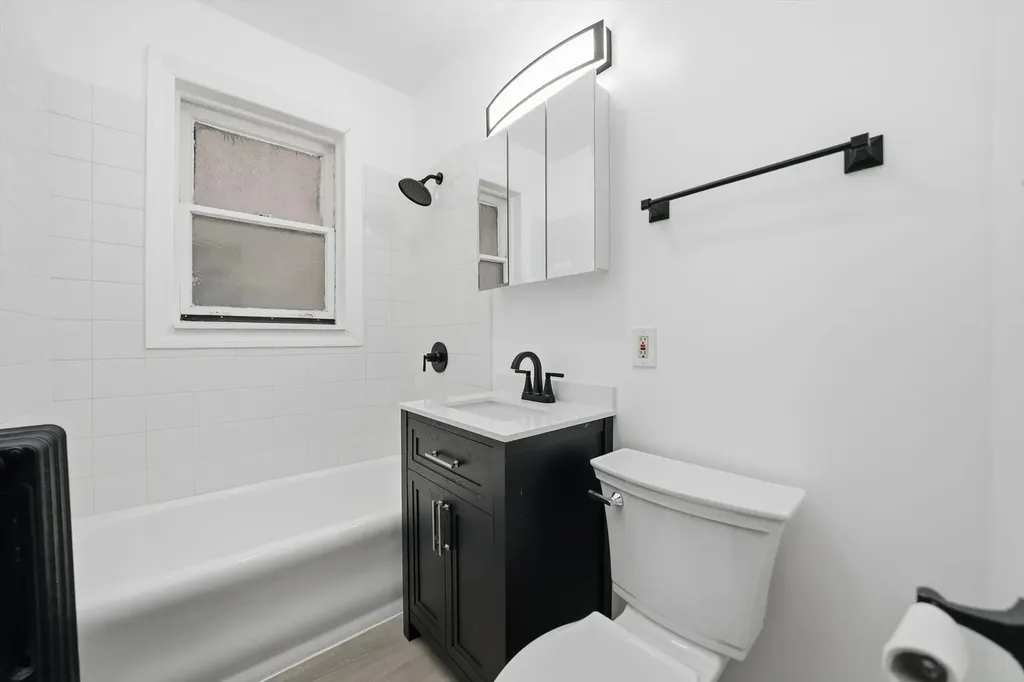 8602 South Euclid Avenue Chicago IL 60617