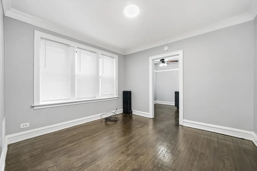 8602 South Euclid Avenue Chicago IL 60617