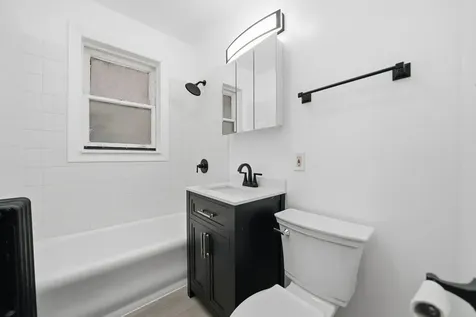 8602 South Euclid Avenue Chicago IL 60617