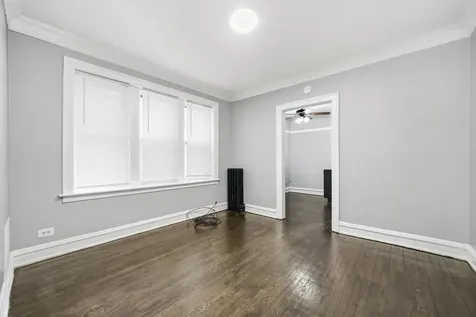 8602 South Euclid Avenue Chicago IL 60617