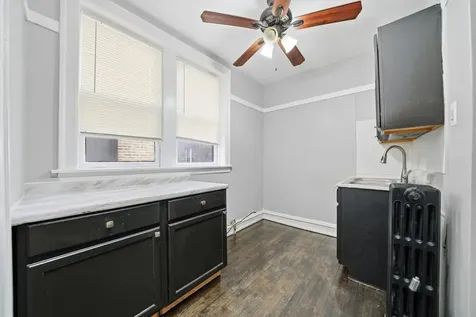 8602 South Euclid Avenue Chicago IL 60617
