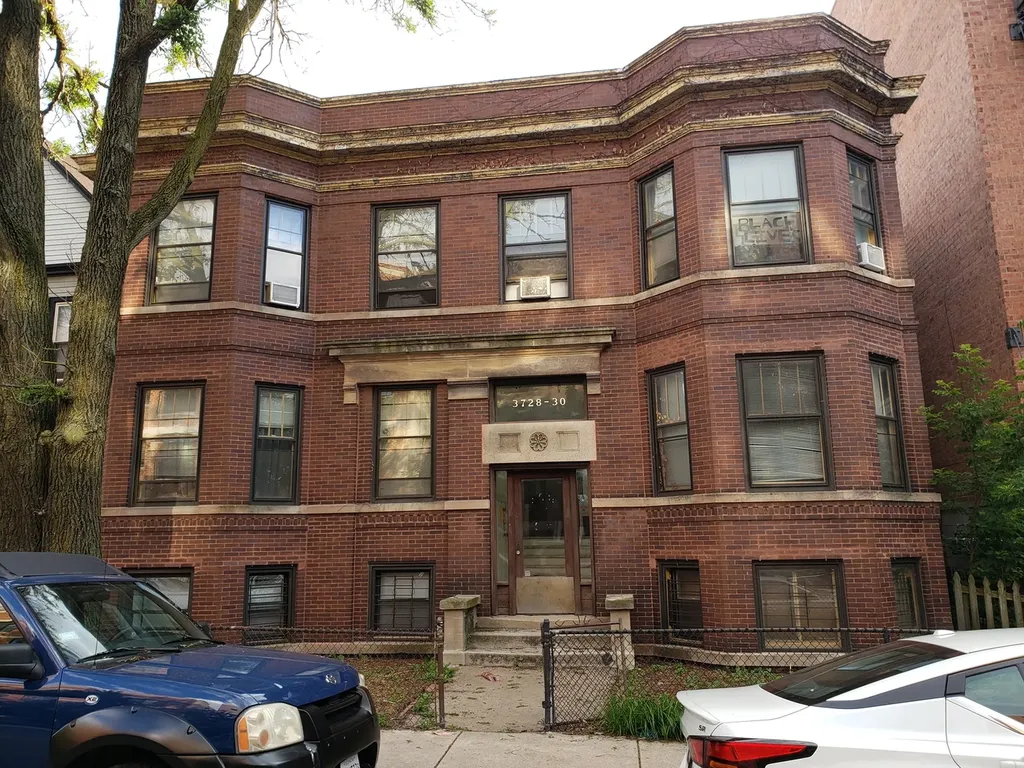 3730 North Wilton Avenue Chicago IL 60613