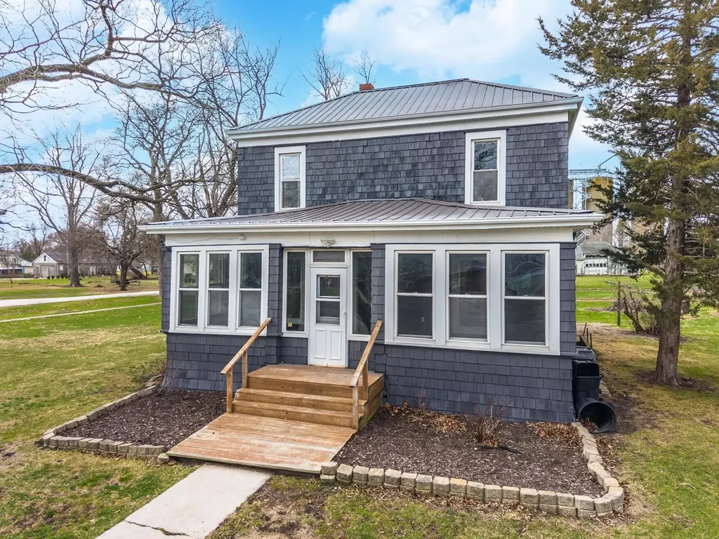 26 Lafayette Street Saunemin IL 61769