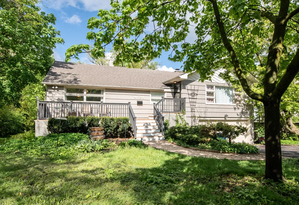 4624 Lee Avenue Downers Grove IL 60515