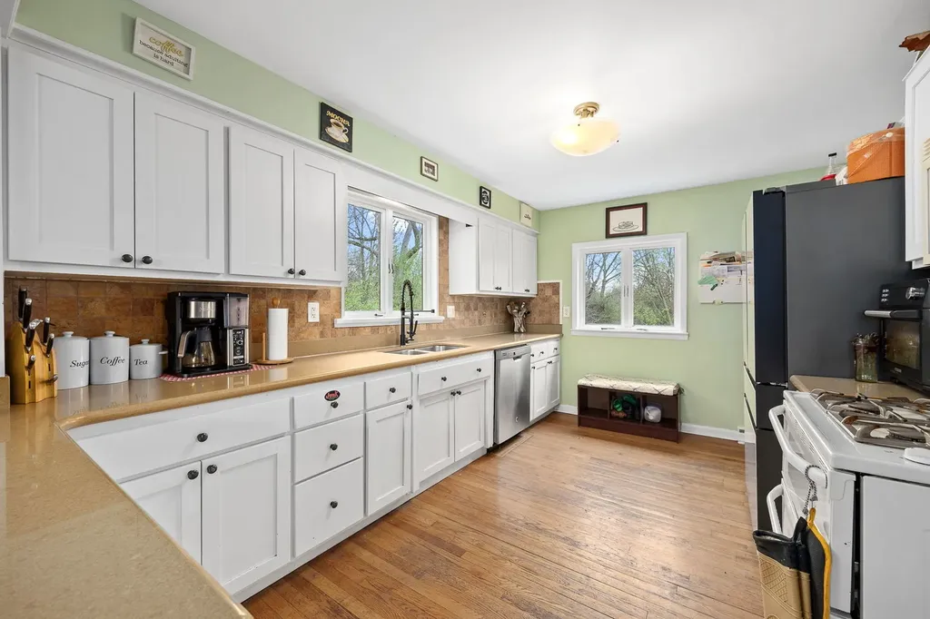 4624 Lee Avenue Downers Grove IL 60515