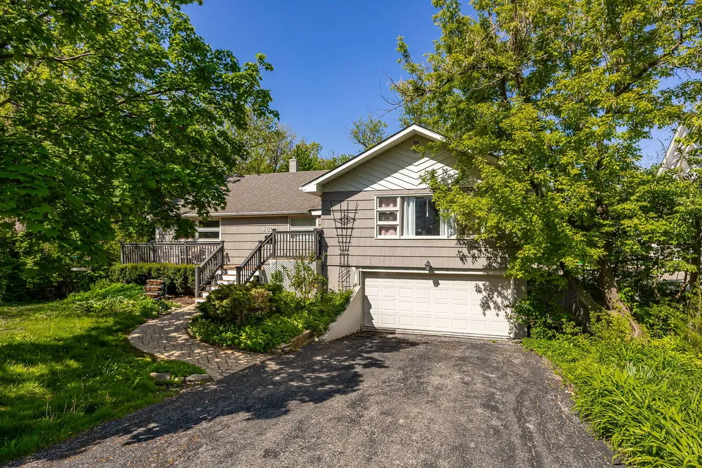 4624 Lee Avenue Downers Grove IL 60515