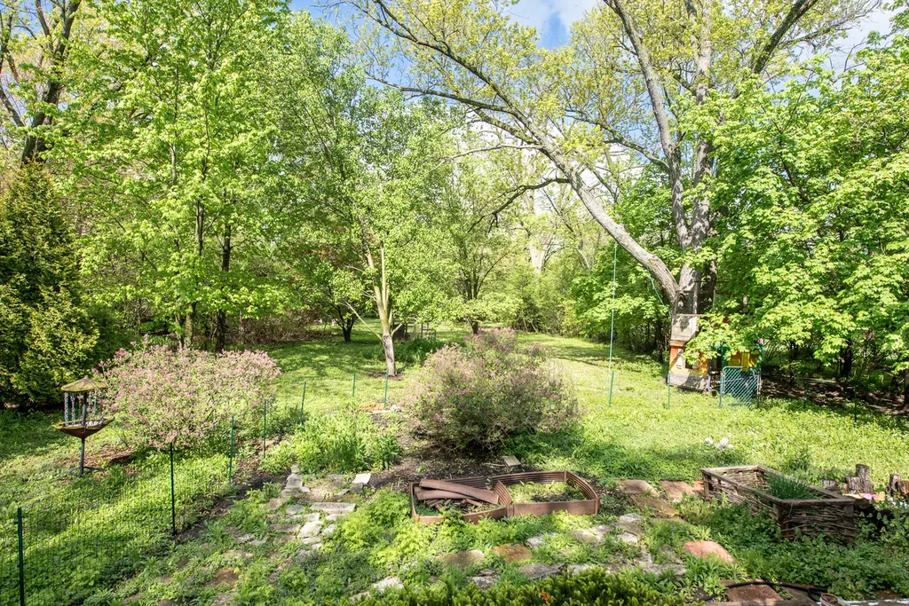 4624 Lee Avenue Downers Grove IL 60515
