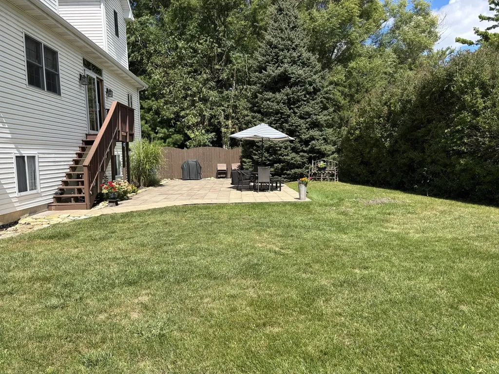 2S590 Seraph Holmes Court Warrenville IL 60555
