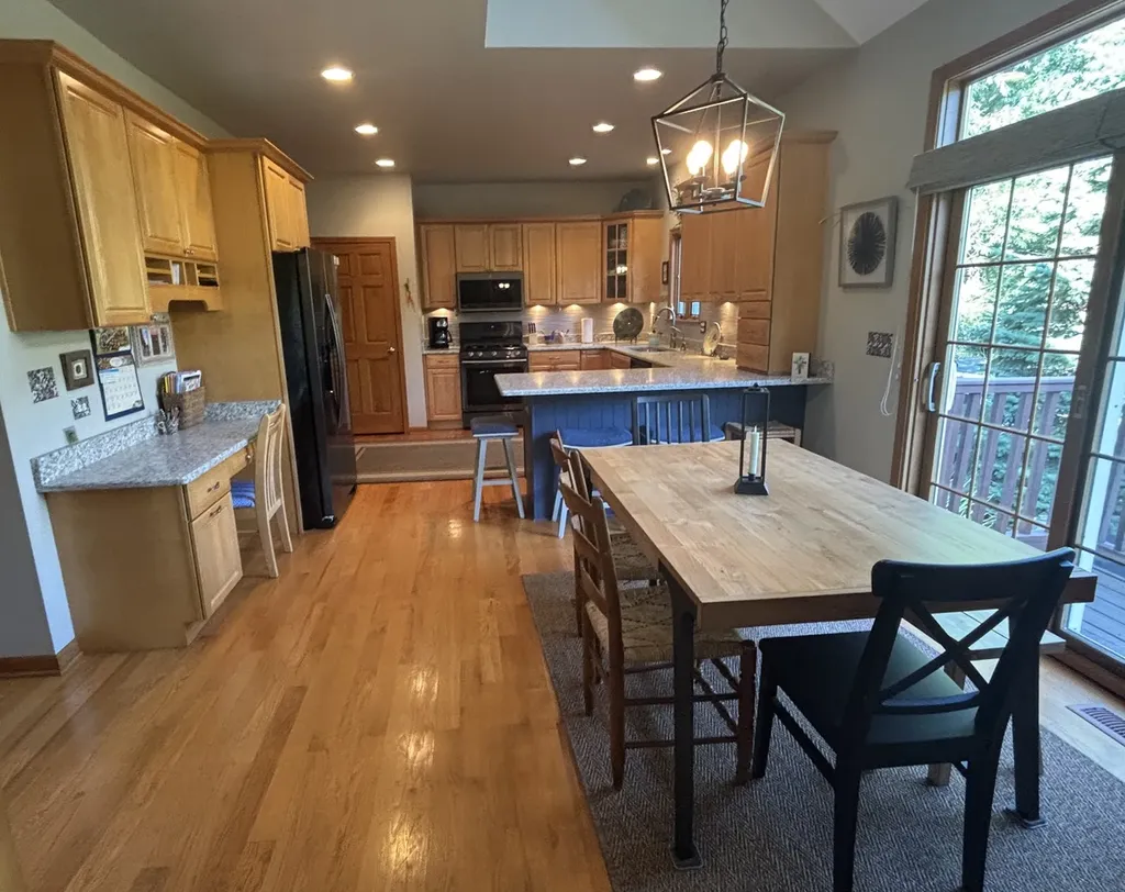 2S590 Seraph Holmes Court Warrenville IL 60555