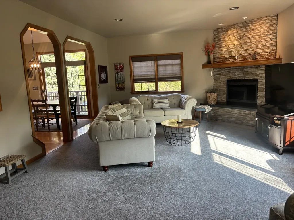 2S590 Seraph Holmes Court Warrenville IL 60555